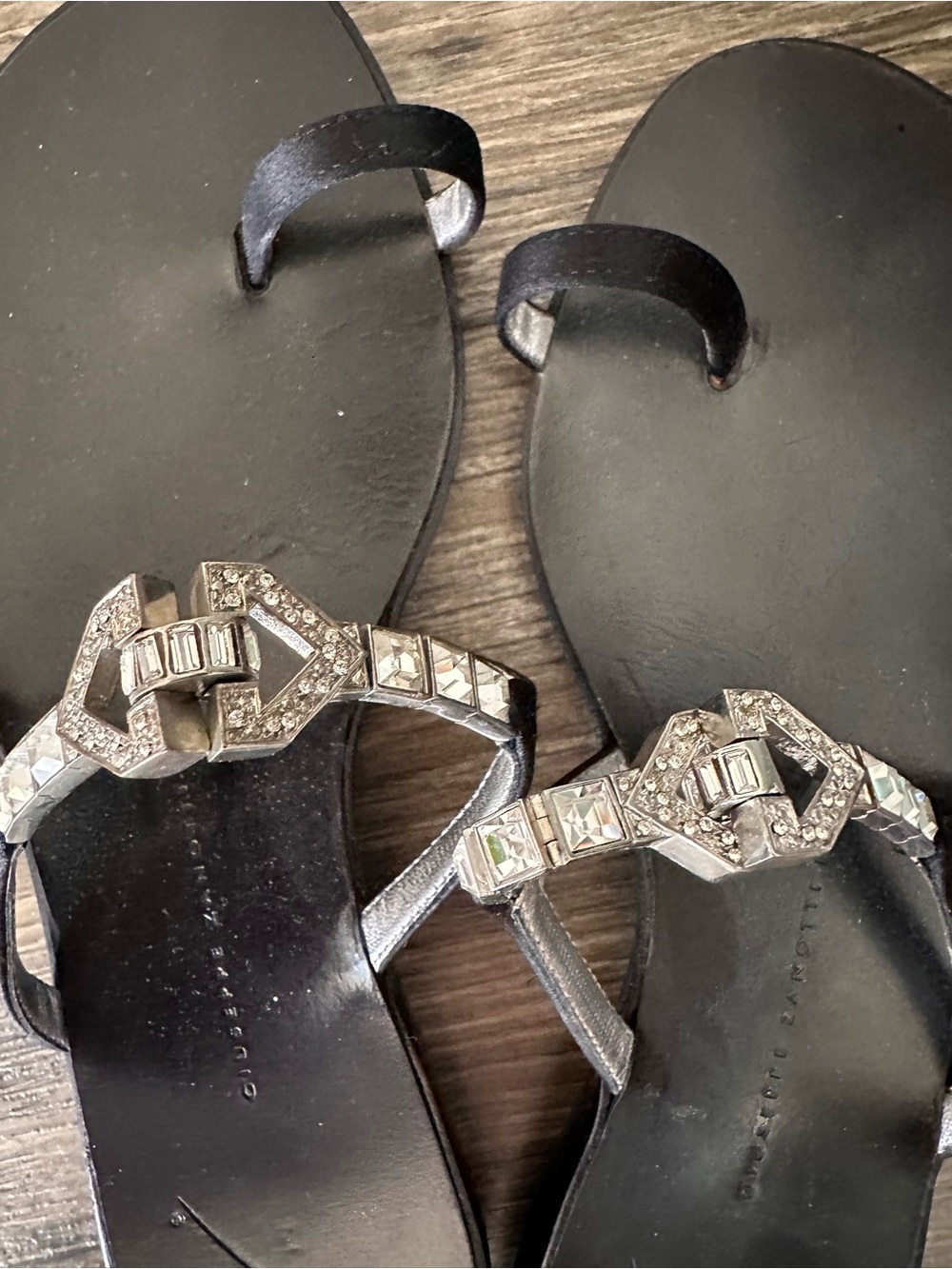 Giuseppe Zanotti Clarett Black Sandals with Crystal Link Accents - Picture 2 of 5